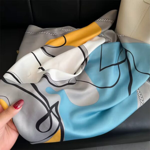 Manu Scarf - Image 4